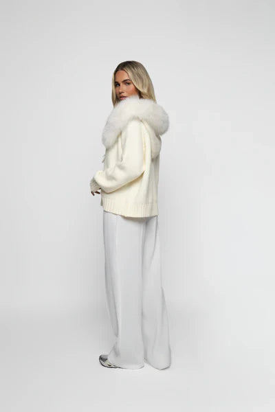 GIULIANA™ | DIE ZIP-UP STRICKJACKE MIT FELLKAPUZE