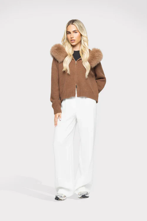 GIULIANA™ | DIE ZIP-UP STRICKJACKE MIT FELLKAPUZE