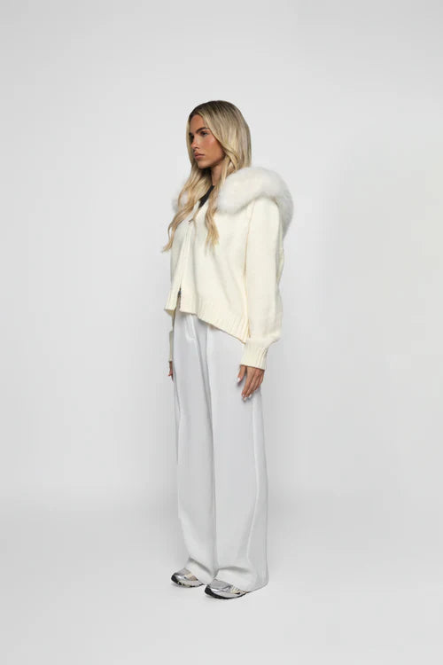 GIULIANA™ | DIE ZIP-UP STRICKJACKE MIT FELLKAPUZE